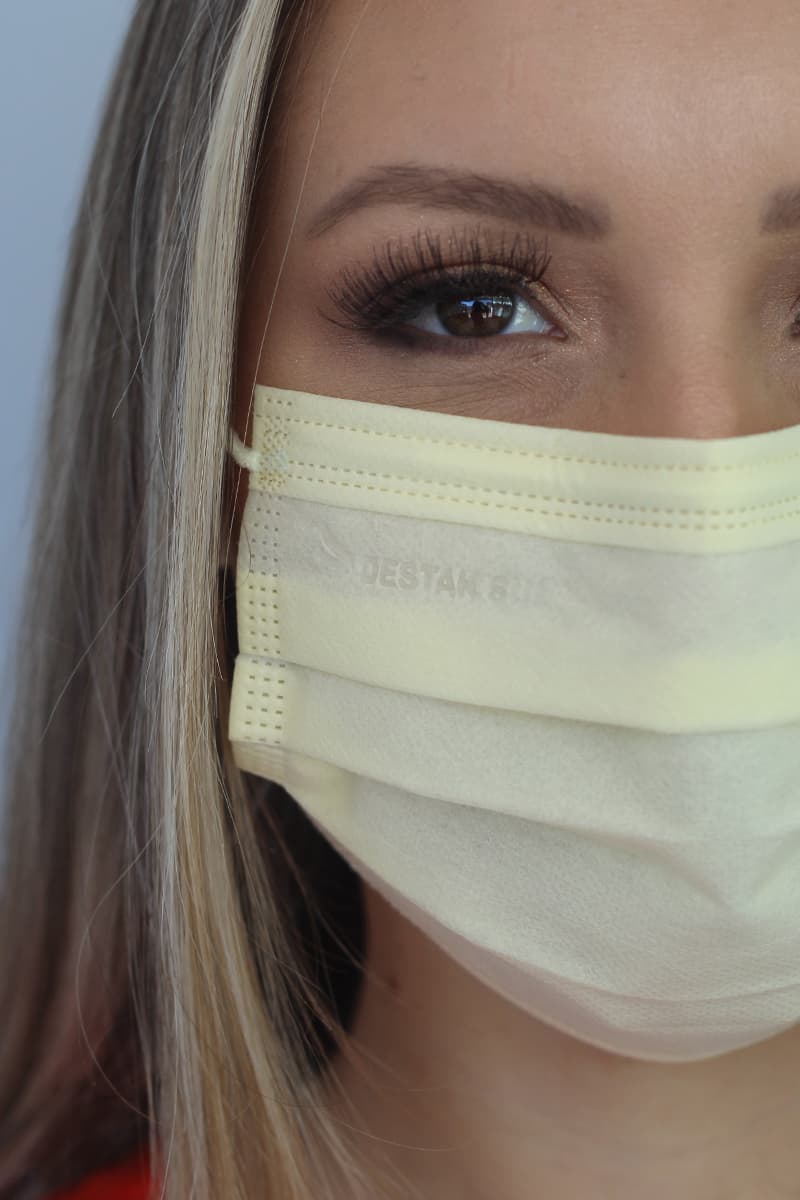 Máscara Descartável Nude Baunilha com Elástico Color Destak com 50 Unidades Hipoalergênica e Atóxica - Portal do Médico