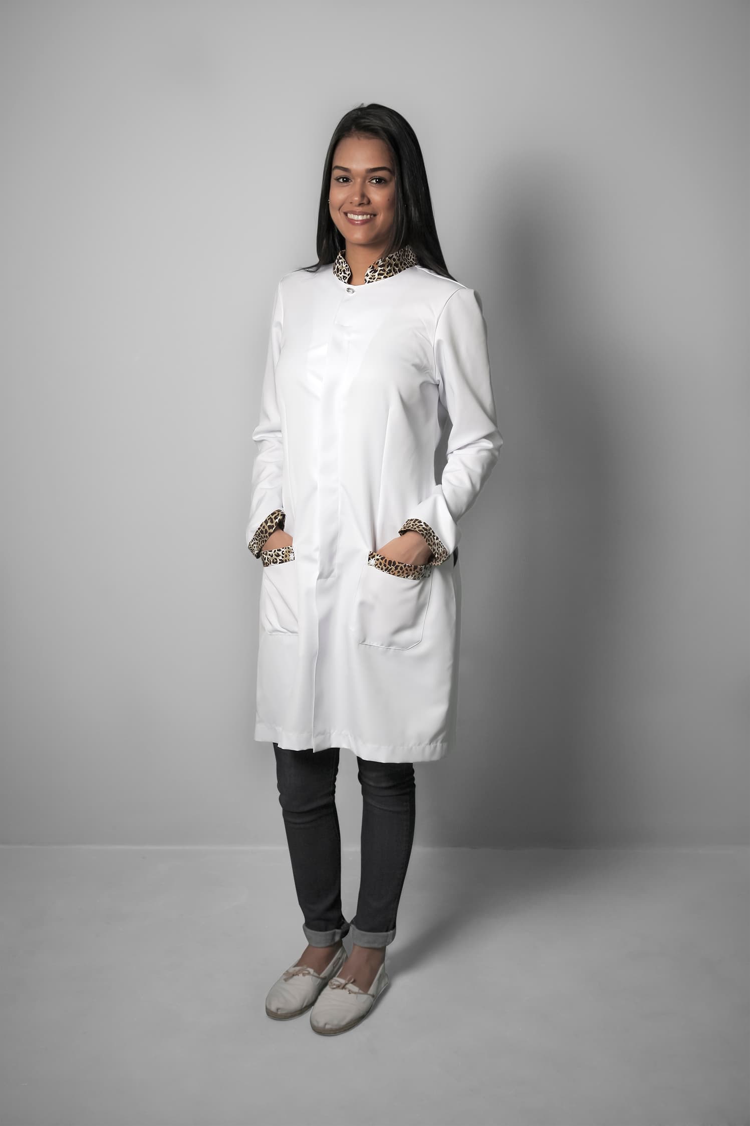 Jaleco feminino oncinha - Portal do Médico